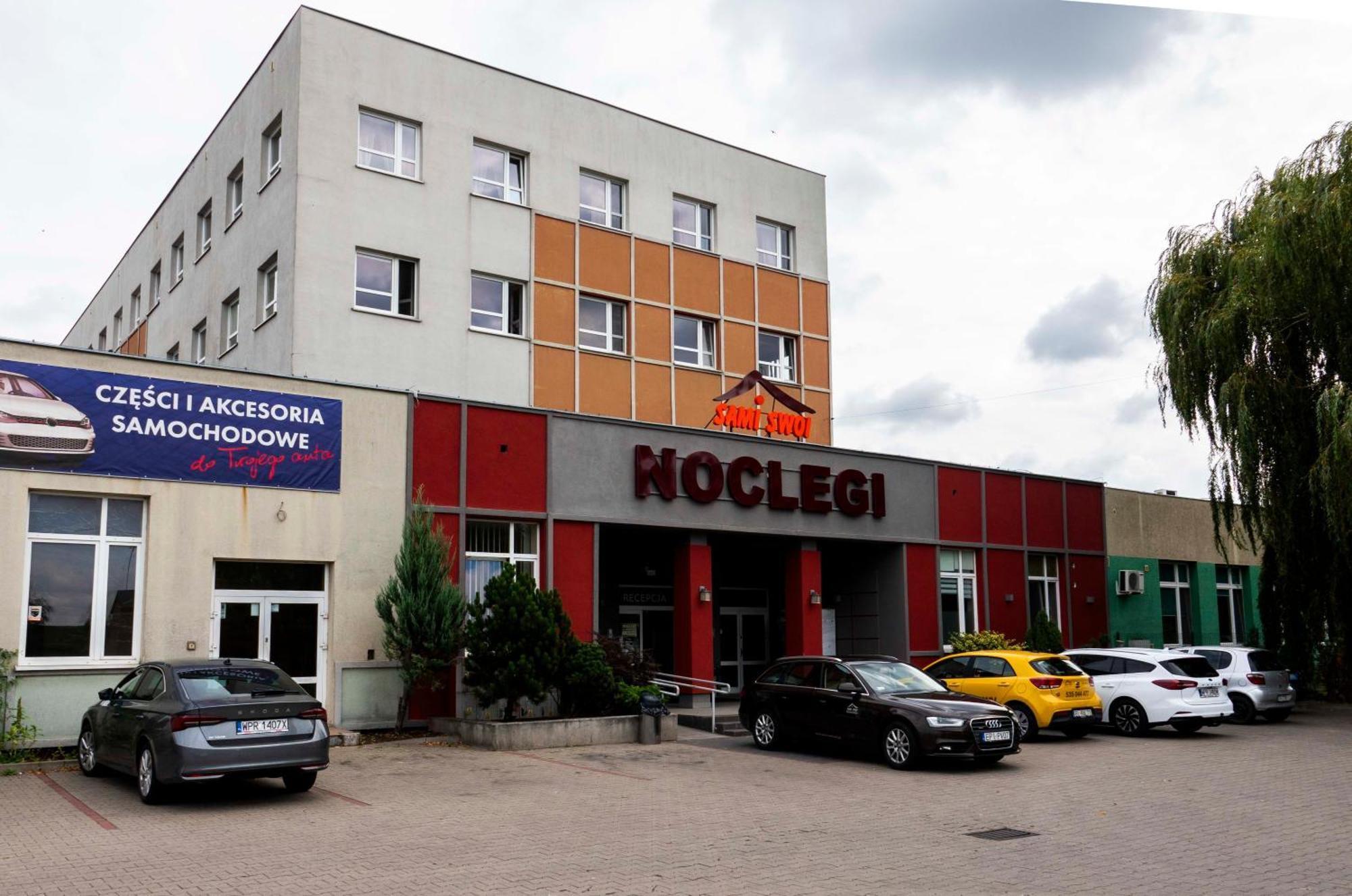 Sami Swoi Kutno Pansiyon Dış mekan fotoğraf
